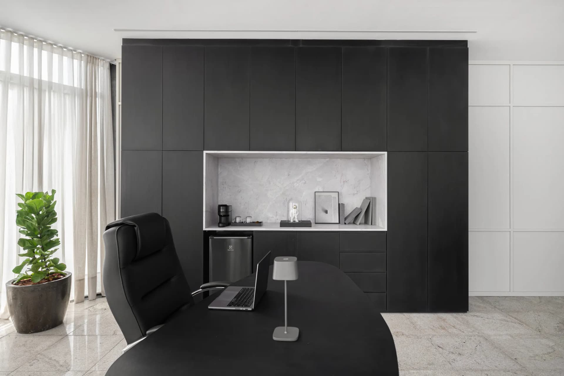 Sala de direção do Administrativo Reggla, marcenaria Móveis Unghero